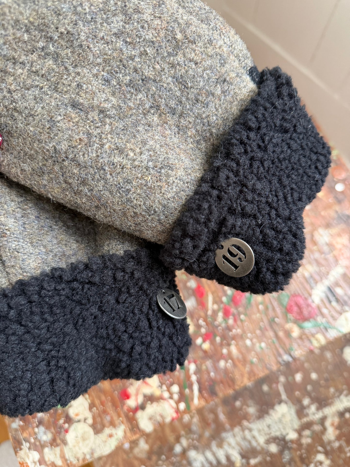 Gray Wool Charm Mittens [S/M]