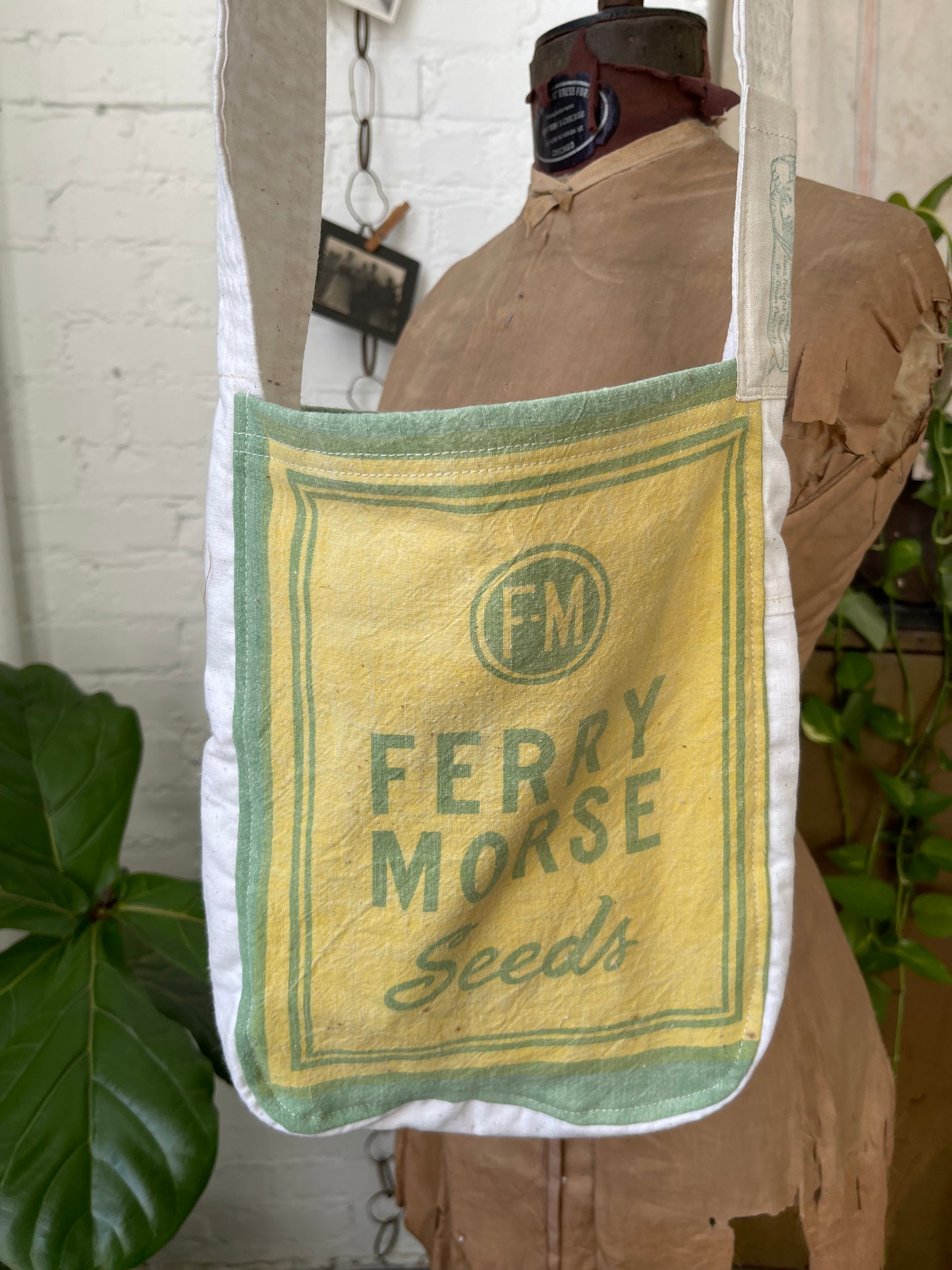 Ferry Morse Magazine Bag