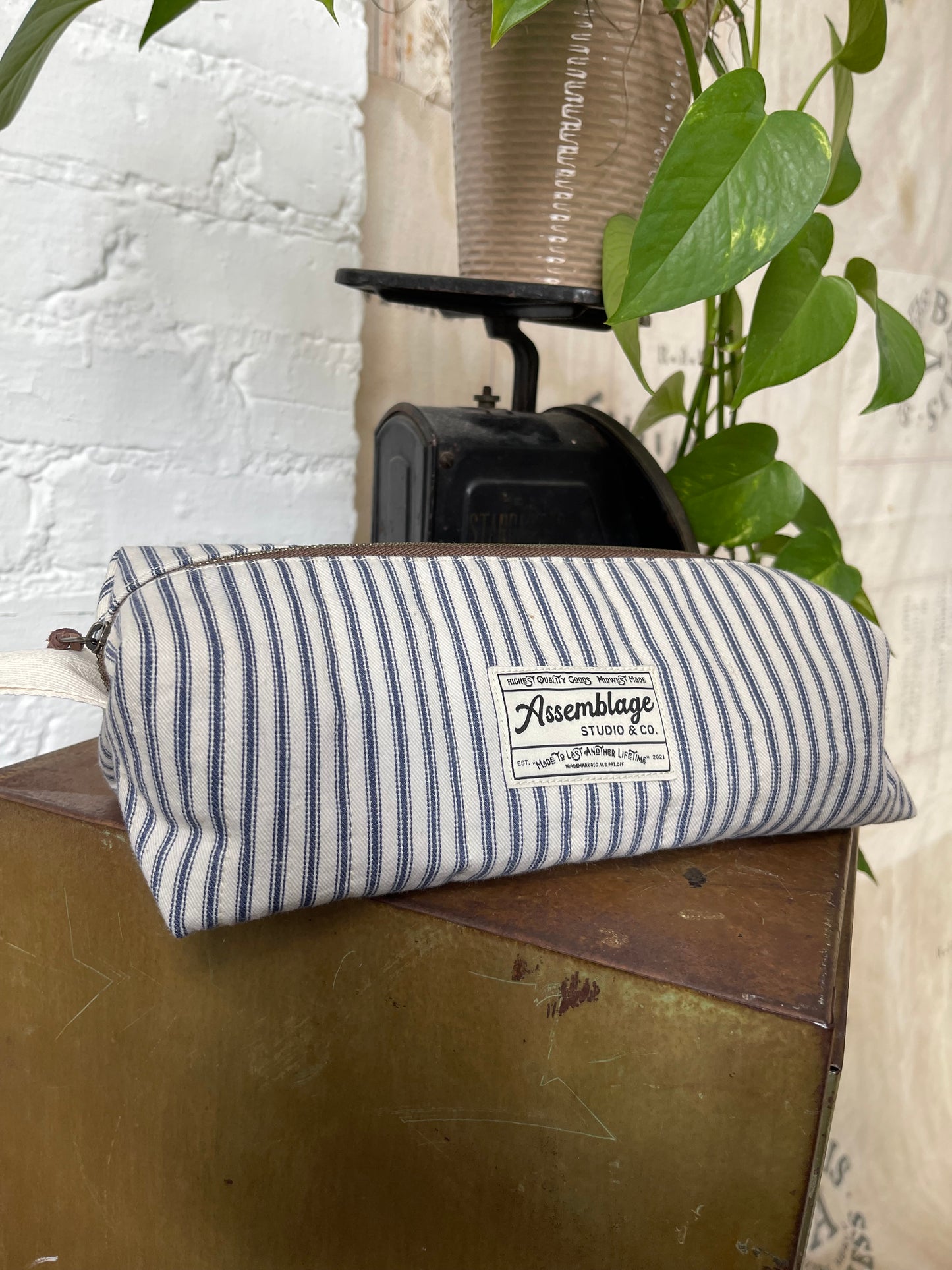 Ticking Dopp Kit