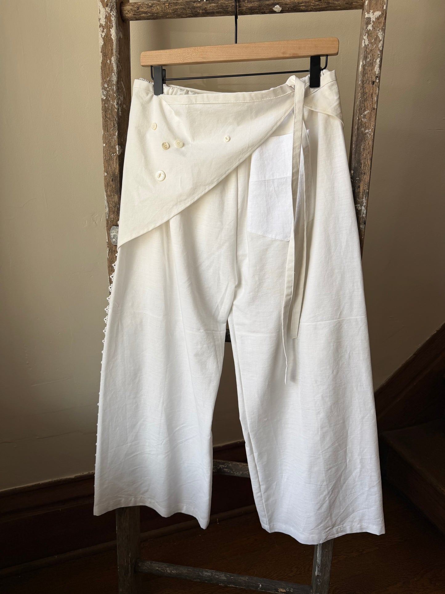 Crochet Stripe Bloomer Pants w/ Apron [S/M]