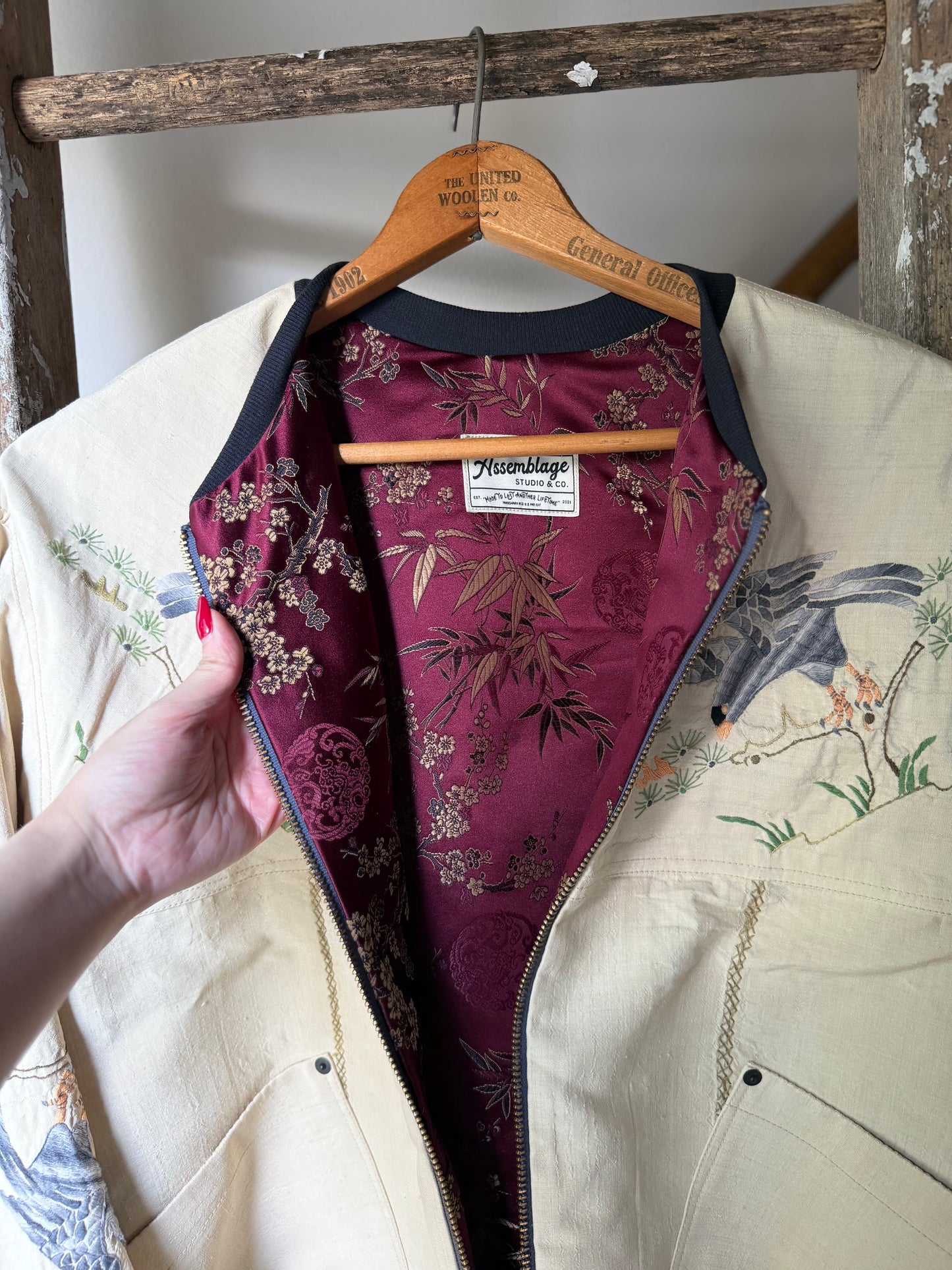 Embroidered Souvenir Jacket [XL]