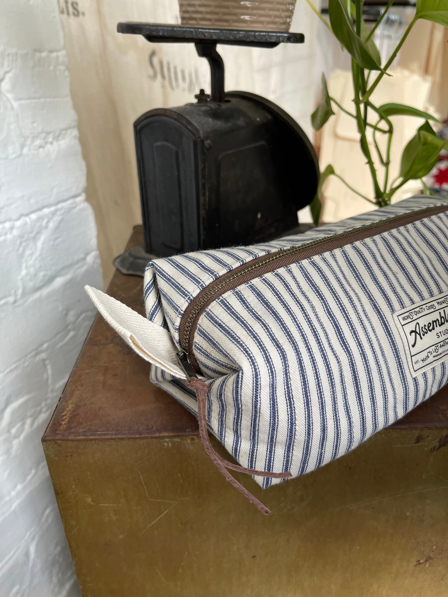 Ticking Dopp Kit