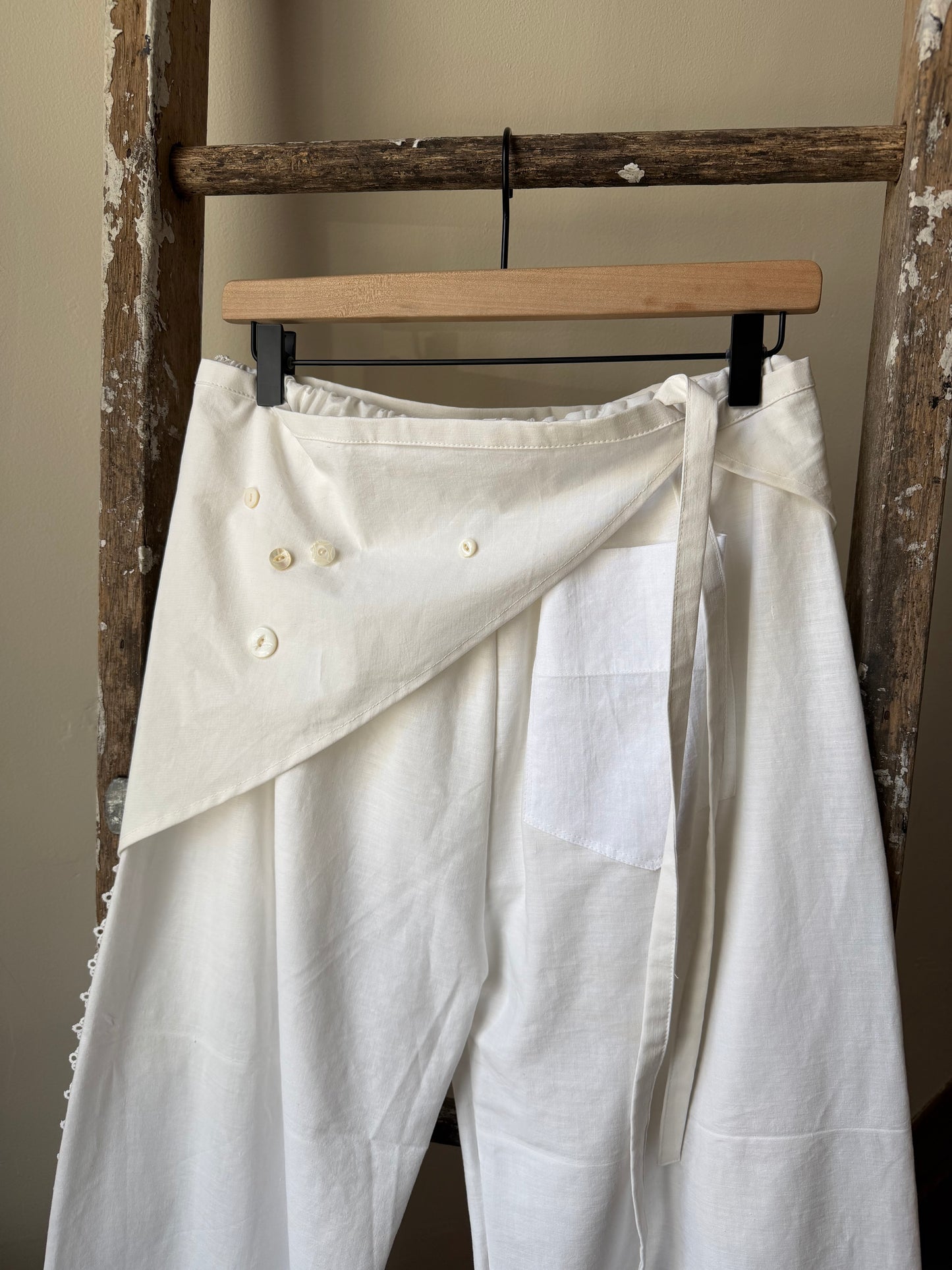 Crochet Stripe Bloomer Pants w/ Apron [S/M]