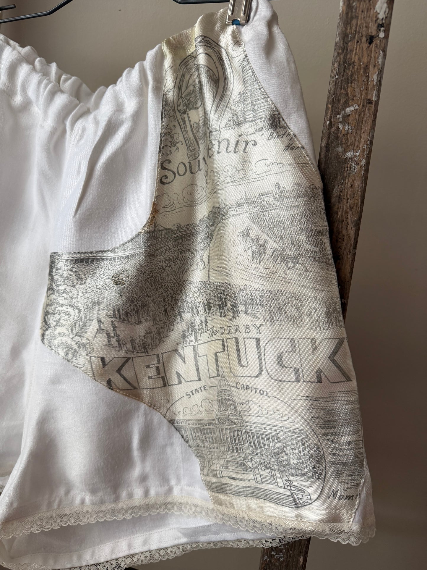 Linen Kentucky Souvenir Shorts [L]