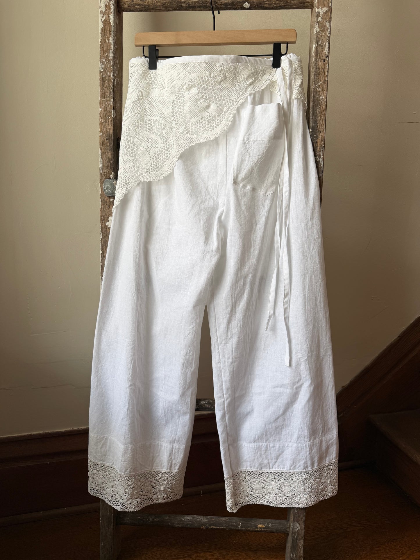 Crochet Hem Bloomer Pants w/ Apron [M/L]