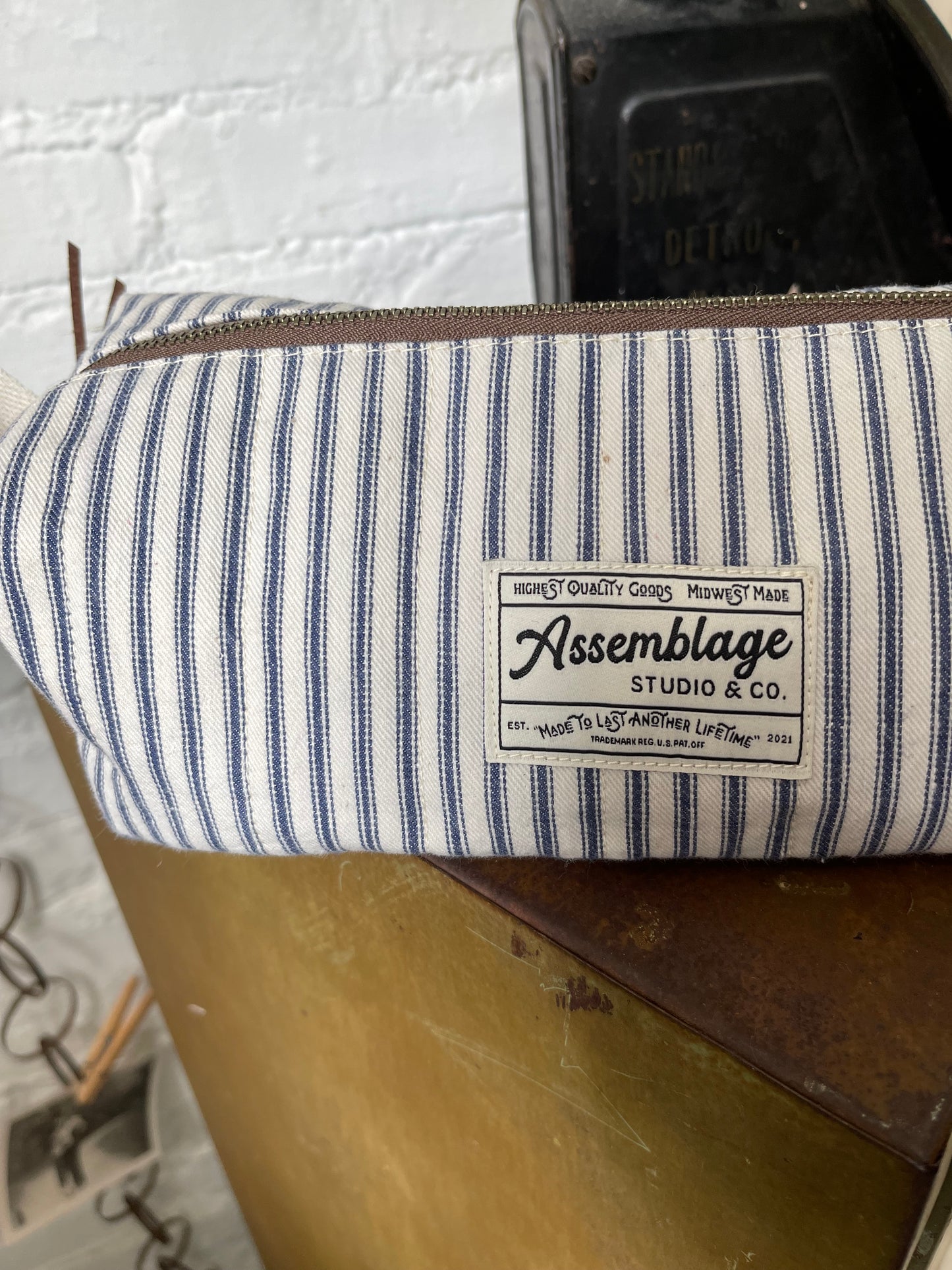 Ticking Dopp Kit