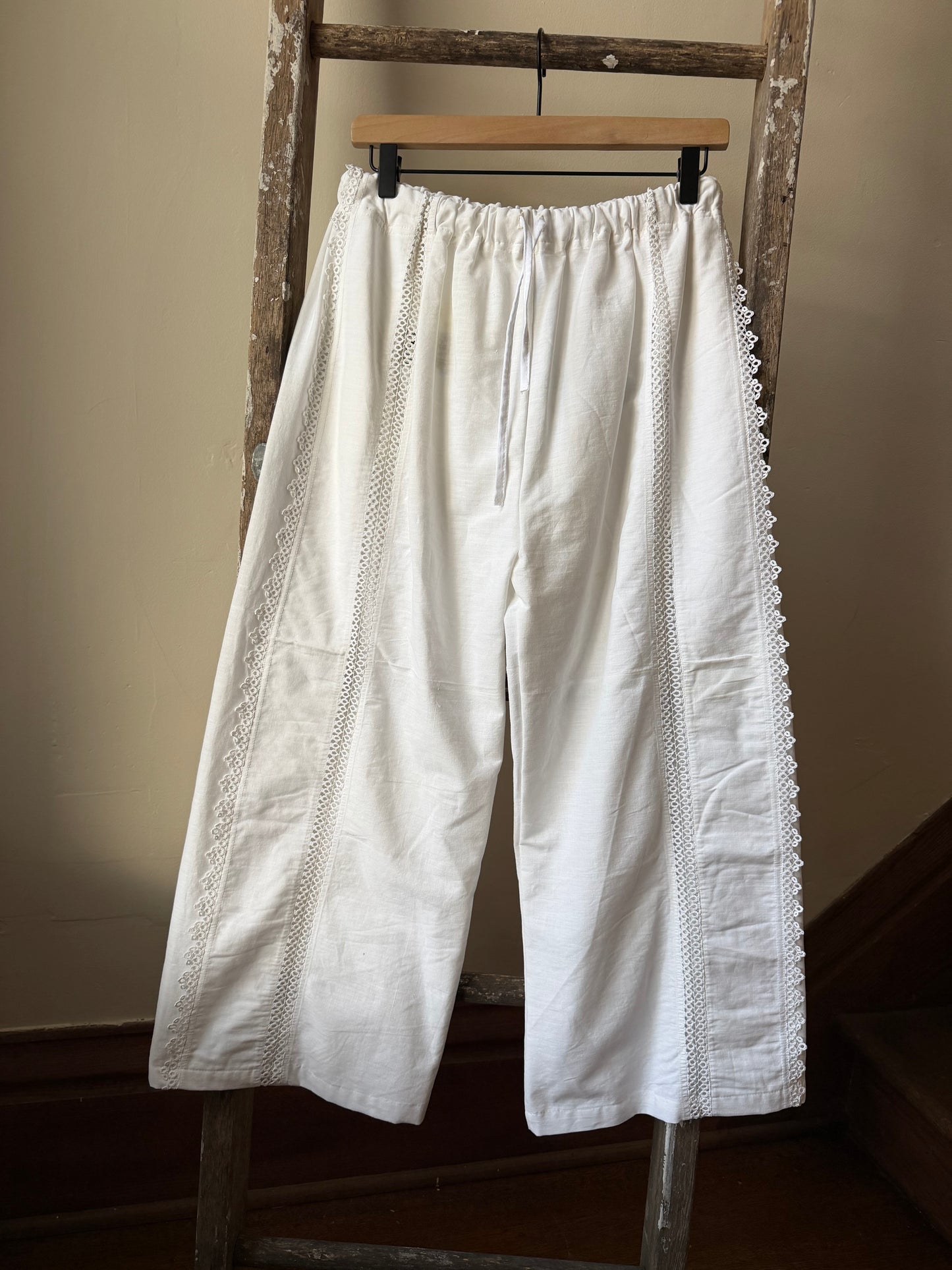 Crochet Stripe Bloomer Pants w/ Apron [S/M]