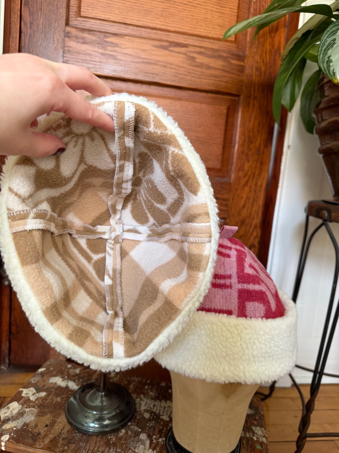 Camp Blanket Sherpa Beanie [S/M]