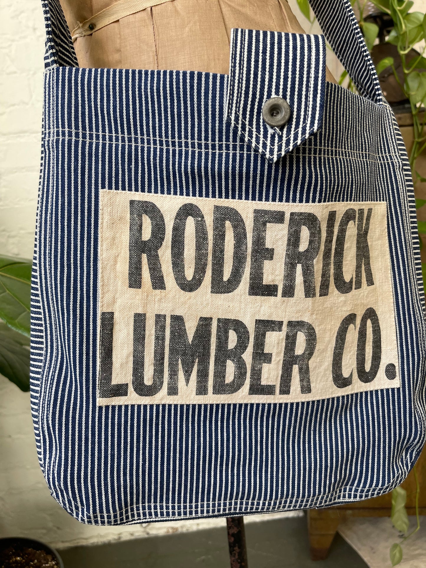 Lumber Co Magazine Bag